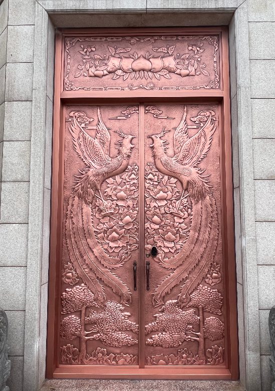 浮雕铜门