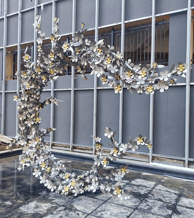 金属花枝立面